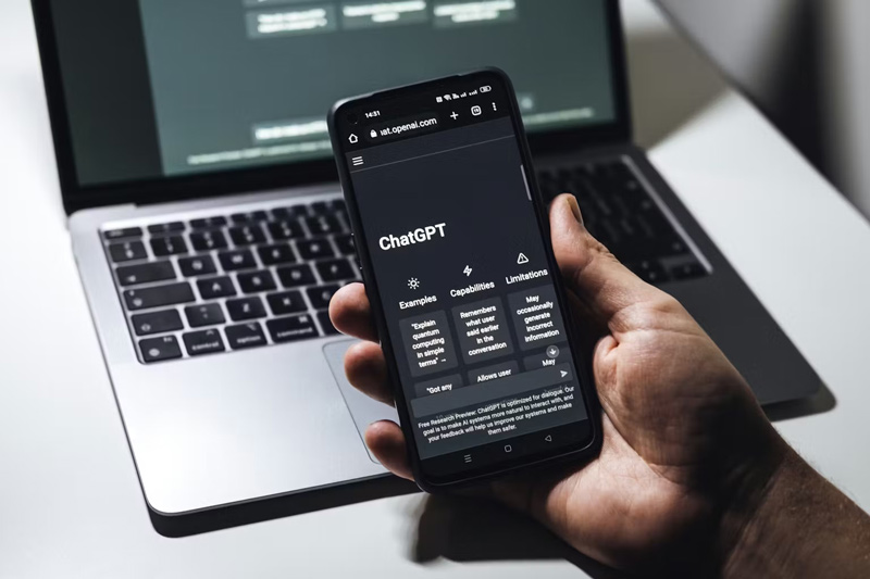 استفاده از موبایل برای تولید محتوا با ChatGPT